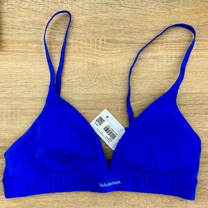 lululemon License to Train Triangle Bra Light Support A/B Cup (Logo) blue size 6